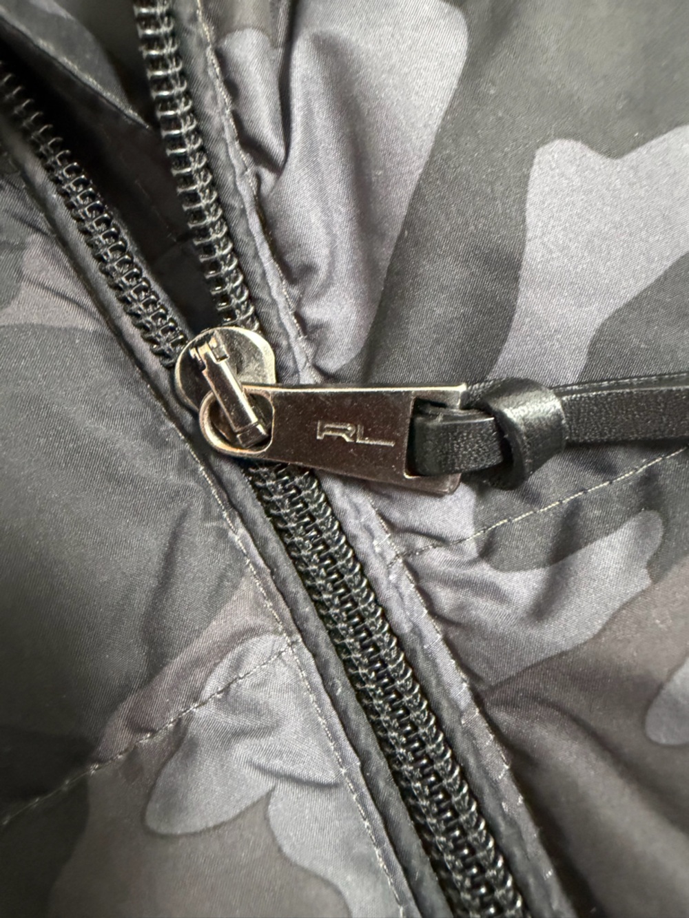 Polo Ralph Lauren, Men's Gray and Black Camouflage Quilted Vest-EUC, XXL - Picture 3 of 5